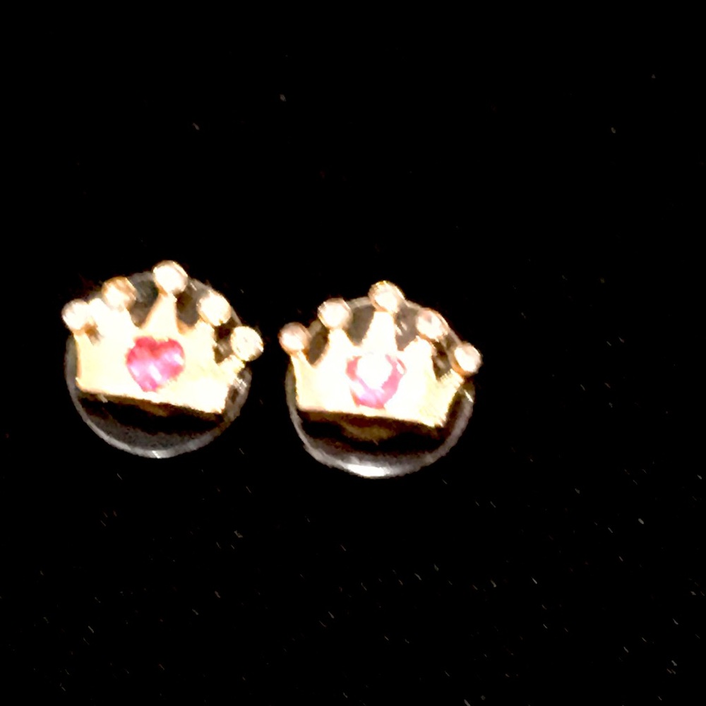 These are the cat and jack earrings there’s three of them